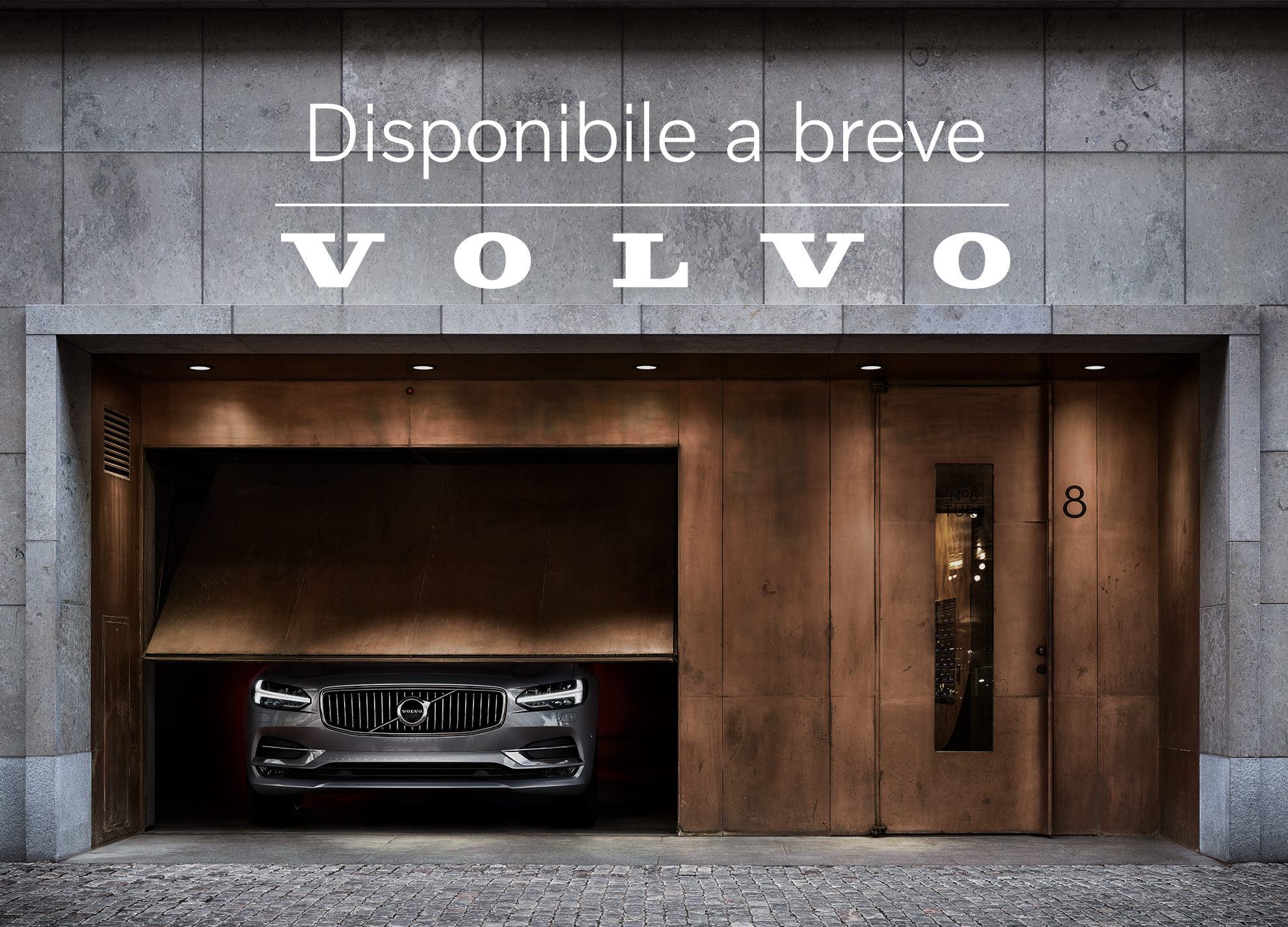 Volvo  B5 D AWD Momentum